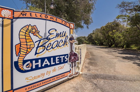 Emu Beach Chalets - Accommodation Nelson Bay 1