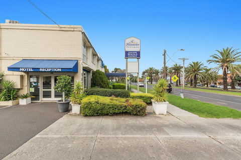 Alexander Motor Inn & Apartments - Accommodation Nelson Bay 2
