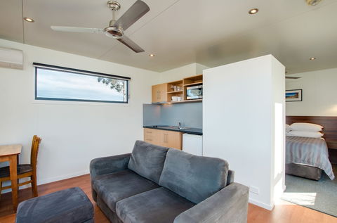 Swansea Beach Chalets - Accommodation Nelson Bay 6