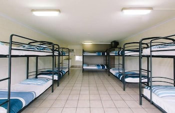 Beaches Backpackers Airlie Beach - Hostel - Accommodation Nelson Bay 2
