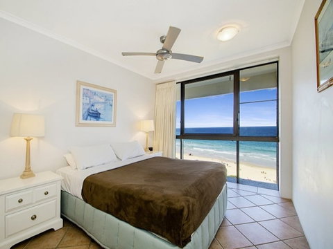 Coolum Caprice - Accommodation Nelson Bay 5