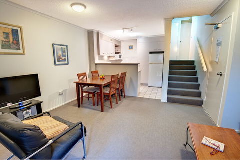 Spring Hill Gardens Apartments - Accommodation Nelson Bay 5