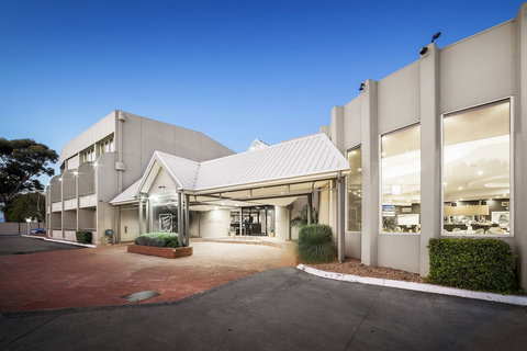 Ciloms Airport Lodge - Accommodation Nelson Bay 0