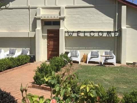 Club Boutique Hotel Cunnamulla - Accommodation Nelson Bay 2