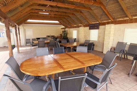 Bunbury Apartment Motel - Accommodation Nelson Bay 3