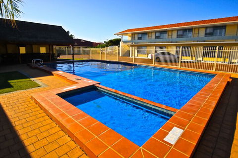 Bunbury Apartment Motel - Accommodation Nelson Bay 4