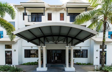 Cairns Queens Court - Accommodation Nelson Bay 1