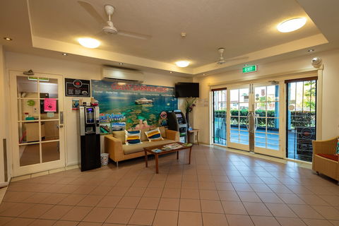 Cairns Queens Court - Accommodation Nelson Bay 0