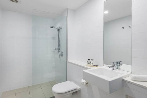 Oaks Nelson Bay Lure Suites - Nelson Bay Accommodation.com 5