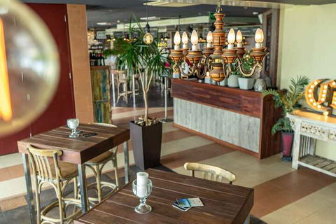 Mullaloo Beach Hotel & Apartments - Accommodation Nelson Bay 1