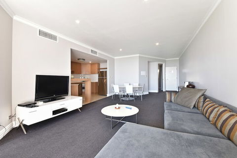 Mullaloo Beach Hotel & Apartments - Accommodation Nelson Bay 6