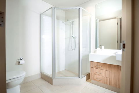 Mullaloo Beach Hotel & Apartments - Accommodation Nelson Bay 7