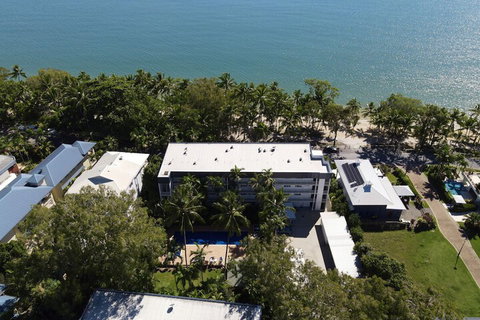 Agincourt Beachfront Apartments - Accommodation Nelson Bay 3