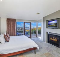 Hearns Beachside Villa 4 - Accommodation Nelson Bay