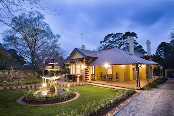 Varenna - Accommodation Nelson Bay 3