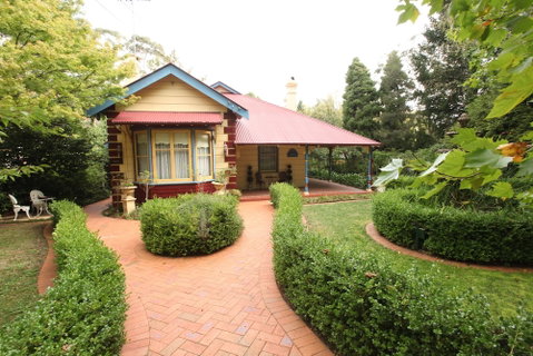 Varenna - Accommodation Nelson Bay 0