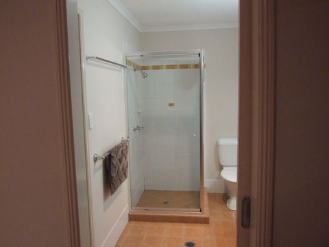 Lake Barra Cottages - Accommodation Nelson Bay 3