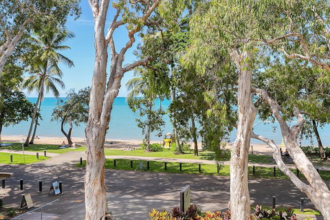 Hibiscus On Palm Cove At Marlin Waters - Accommodation Nelson Bay 5