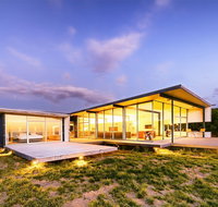 Cloudy Bay Beach House - Accommodation Nelson Bay