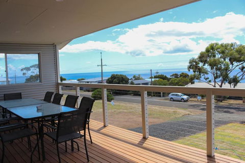 Bayview House - Accommodation Nelson Bay 3