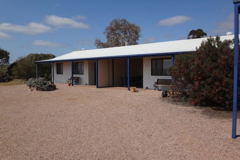 Windana Cottages - Accommodation Nelson Bay 1