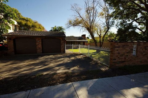 Fravent House - Accommodation Nelson Bay 4