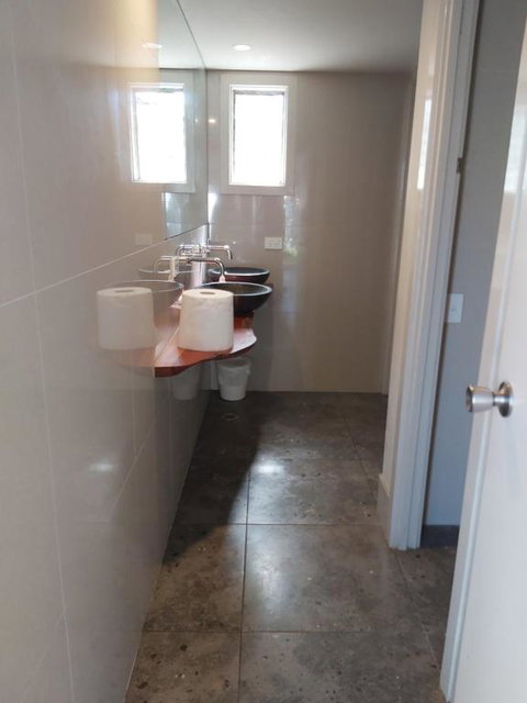 Surfside Backpacker - Accommodation Nelson Bay 4