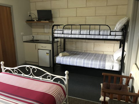 Port Campbell Guesthouse & Flash Packers - Accommodation Nelson Bay 1