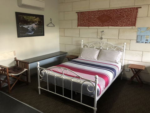 Port Campbell Guesthouse & Flash Packers - Accommodation Nelson Bay 4