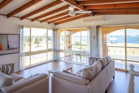 South Coast Retreat - Accommodation Nelson Bay 2