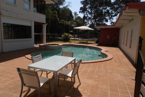 Buzers - Accommodation Nelson Bay 2