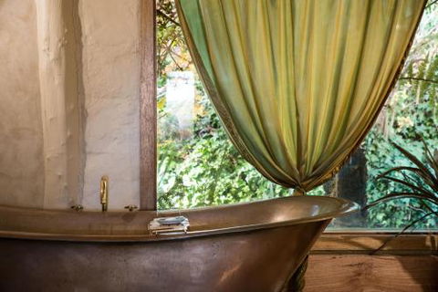 Italian Hill Garden Villa - Accommodation Nelson Bay 2