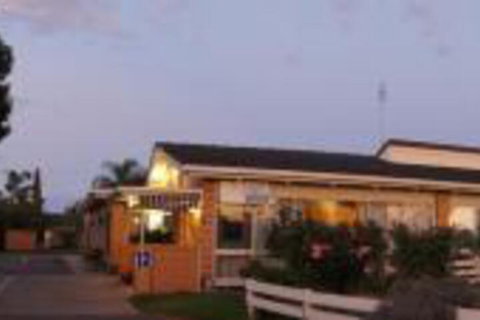 Bordertown Dukes Motorinn - Accommodation Nelson Bay 0
