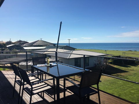 Hamilton - Accommodation Nelson Bay 1