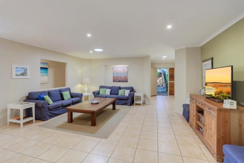Palm Trees Noosa - Accommodation Nelson Bay 5