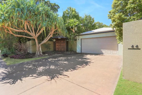 Palm Trees Noosa - Accommodation Nelson Bay 4
