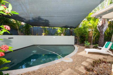 Palm Trees Noosa - Accommodation Nelson Bay 0