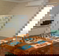 Lake Edge Holiday Units