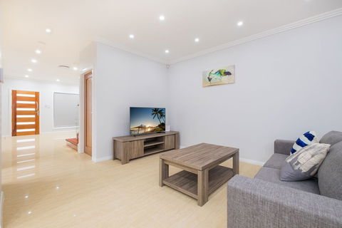 Panania Gemini Lodge - Accommodation Nelson Bay 5