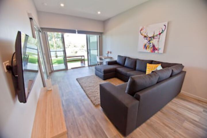 Miandetta TAS Accommodation Nelson Bay