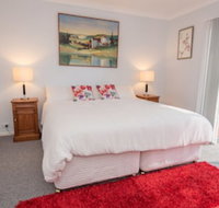 Canberra's White House - Accommodation Nelson Bay