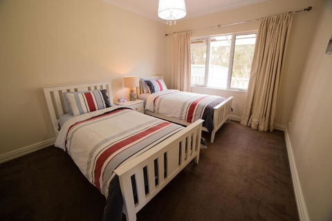 The Summer House Retreat - Accommodation Nelson Bay 2