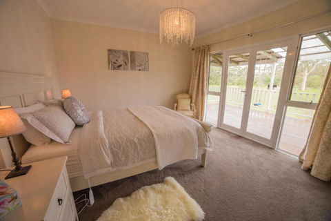 The Summer House Retreat - Accommodation Nelson Bay 5