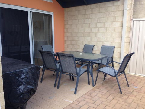 Dillon 7 - Accommodation Nelson Bay 4