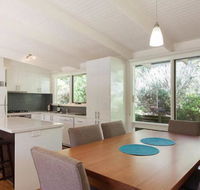 Maryrose Beautiful close walk to the beach - Accommodation Nelson Bay
