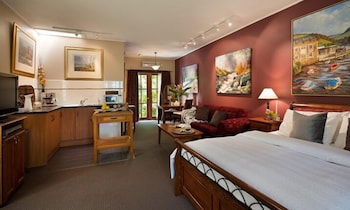 Impressions Studio - Accommodation Nelson Bay 4