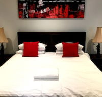 Deluxe Lake View House - Accommodation Nelson Bay