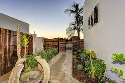 ZEN Beach Retreat - Accommodation Nelson Bay 0