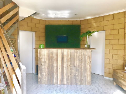 The 13th Apostle Backpackers - Accommodation Nelson Bay 1