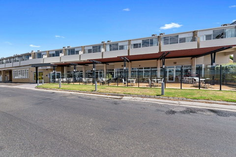 Bayside Hotel - Nelson Bay Accommodation.com 3